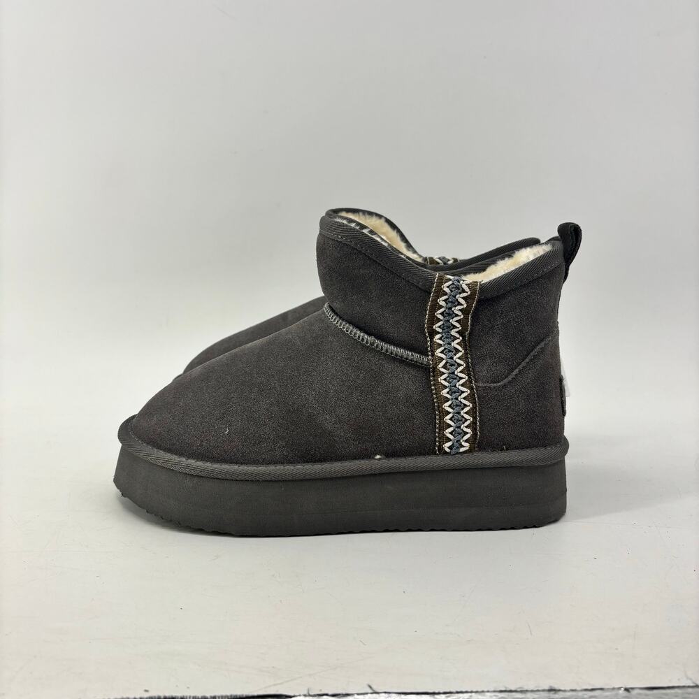 Women’s Suede Booties Size 7 Gray Genuine Leather Winter Comfort - Picture 3 of 12